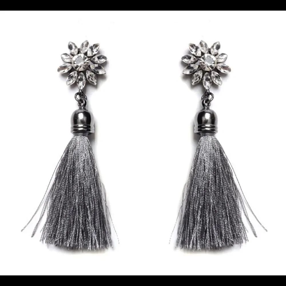 Bohemian Rhinestone Zinc Alloy FlowerGray earrings